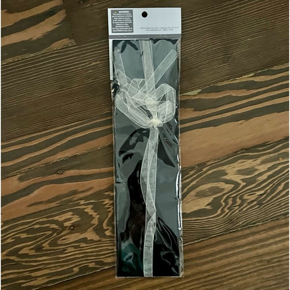 New Rhinestone Flower Headpiece by His & Hers - Picture 4 of 4